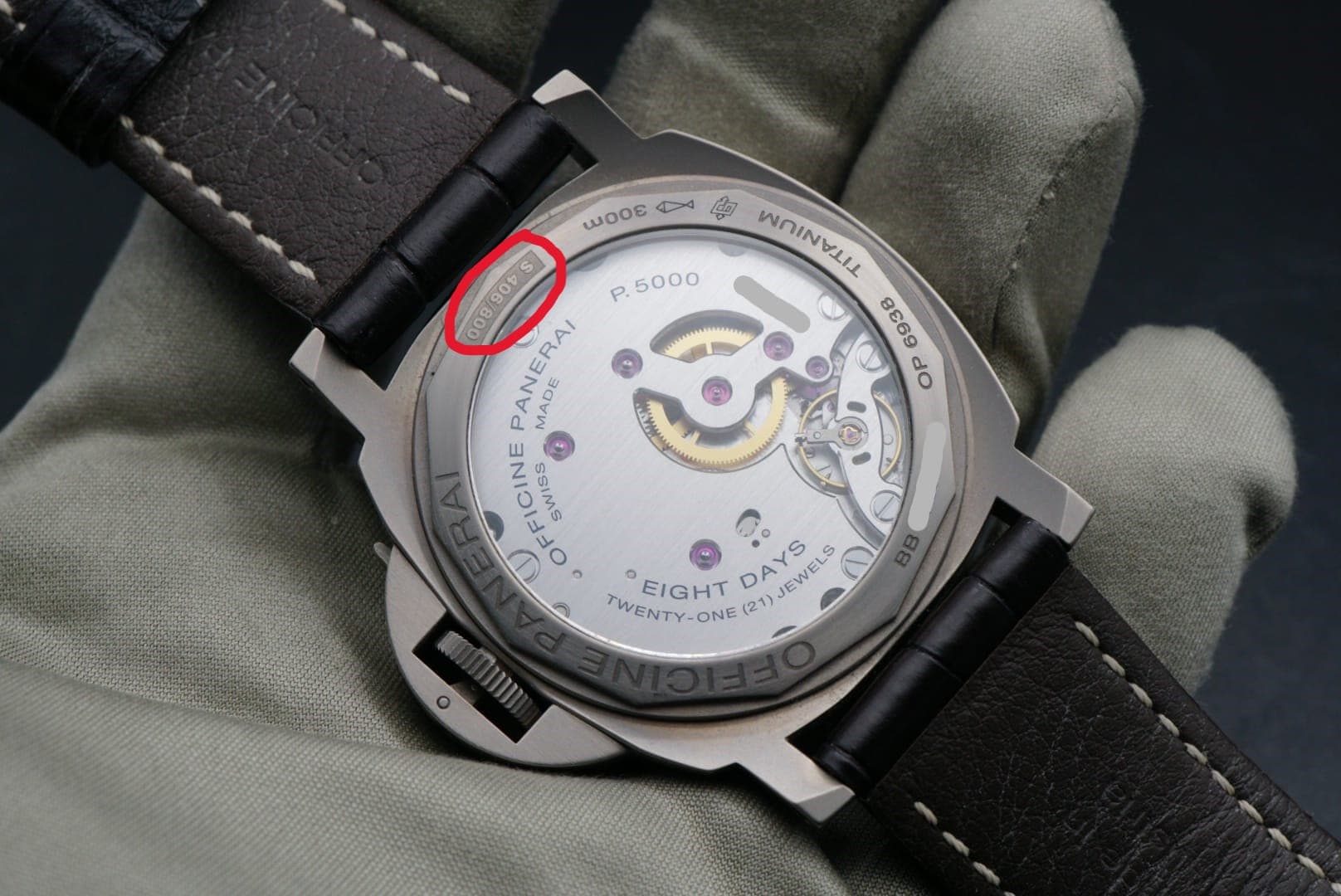 Серийные номера Panerai: как узнать год выпуска по букве (Таблица 1997–2026)