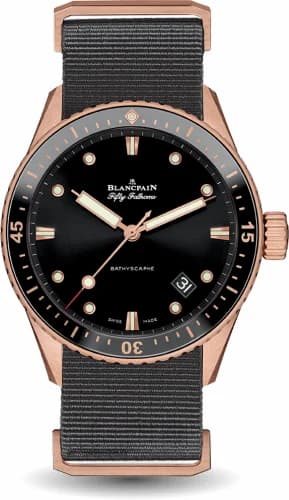 Blancpain Fifty Fathoms Bathyscaphe Sedna Gold / Black / Grey Nato 5000-36S30-NAB A — фото часов Blancpain Fifty Fathoms Bathyscaphe Sedna Gold / Black / Grey Nato 5000-36S30-NAB A — фото часов