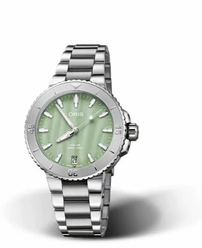 Oris Aquis Date 36.5 Stainless Steel / Green MOP / Bracelet 01 733 7770 4157-07 8 18 05P — фото часов Oris Aquis Date 36.5 Stainless Steel / Green MOP / Bracelet 01 733 7770 4157-07 8 18 05P — фото часов