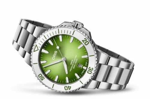 Oris Aquis Date 43.5 Taste of Summer Watermelon Green 01 733 7787 4137-07 8 22 04PEB — фото часов Oris Aquis Date 43.5 Taste of Summer Watermelon Green 01 733 7787 4137-07 8 22 04PEB — фото часов
