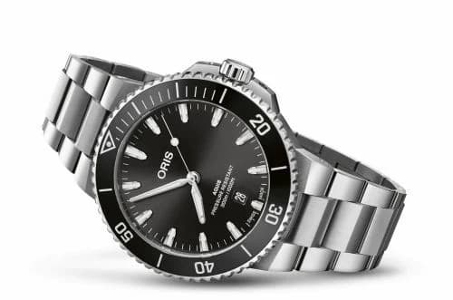 Oris Aquis Date 43.5 Stainless Steel / Black / Bracelet 01 733 7789 4154-07 8 23 04PEB — фото часов Oris Aquis Date 43.5 Stainless Steel / Black / Bracelet 01 733 7789 4154-07 8 23 04PEB — фото часов
