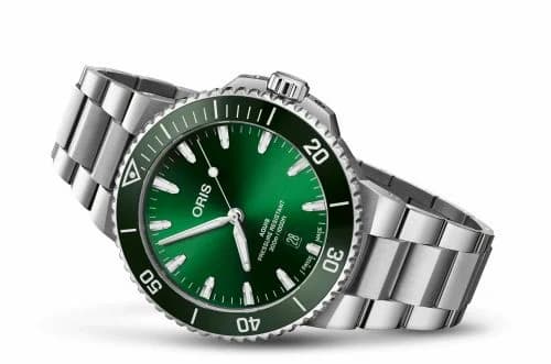 Oris Aquis Date 43.5 Stainless Steel / Green / Bracelet 01 733 7789 4157-07 8 23 04PEB — фото часов Oris Aquis Date 43.5 Stainless Steel / Green / Bracelet 01 733 7789 4157-07 8 23 04PEB — фото часов