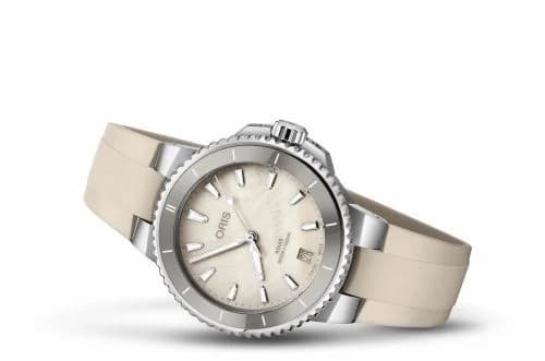 Oris Aquis Date 36.5 Stainless Steel / MOP / Rubber 01 733 7792 4151-07 4 19 61FC — фото часов Oris Aquis Date 36.5 Stainless Steel / MOP / Rubber 01 733 7792 4151-07 4 19 61FC — фото часов