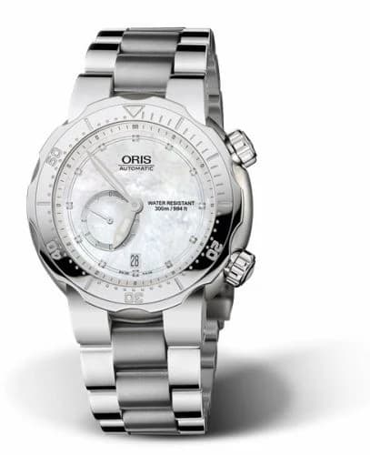 Oris Divers Titan Small Second - Date 44 Stainless Steel / MOP / Bracelet 01 643 7636 7191-07 8 24 70PEB