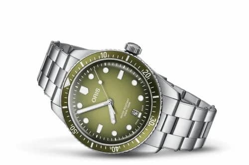 Oris Divers Sixty-Five 40 Stainless Steel / Green / Bracelet 01 733 7707 4057-07 8 20 18 — фото часов Oris Divers Sixty-Five 40 Stainless Steel / Green / Bracelet 01 733 7707 4057-07 8 20 18 — фото часов