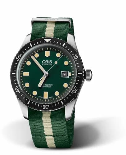Oris Divers Sixty-Five 42 Stainless Steel / Green / NATO 01 733 7720 4057-07 5 21 24FC — фото часов Oris Divers Sixty-Five 42 Stainless Steel / Green / NATO 01 733 7720 4057-07 5 21 24FC — фото часов