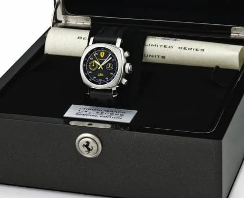 Panerai Ferrari Scuderia 1/8 Second FER00025 — фото часов Panerai Ferrari Scuderia 1/8 Second FER00025 — фото часов
