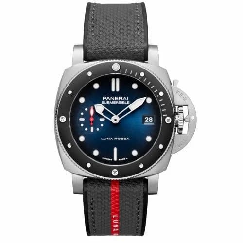 Panerai Luminor Submersible 42 3 Days Automatic Luna Rossa PAM01565 — фото часов Panerai Luminor Submersible 42 3 Days Automatic Luna Rossa PAM01565 — фото часов