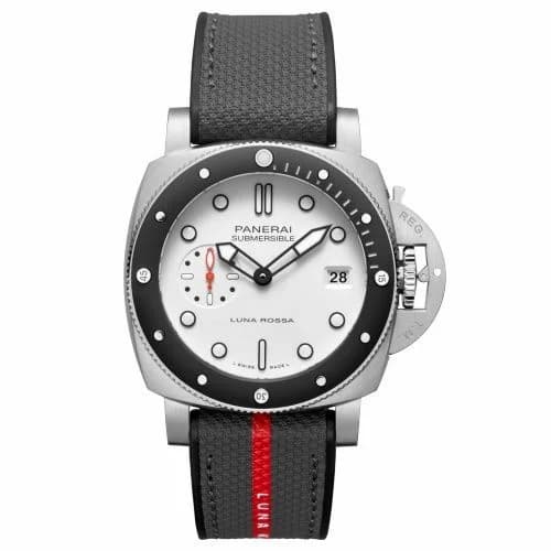 Panerai Luminor Submersible 42 3 Days Automatic Luna Rossa PAM01579 — фото часов Panerai Luminor Submersible 42 3 Days Automatic Luna Rossa PAM01579 — фото часов