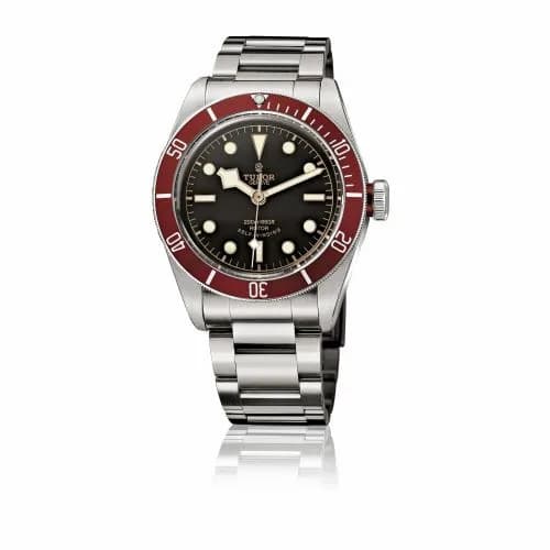 Tudor Black Bay Red / Bracelet 79220R-0001 — фото часов Tudor Black Bay Red / Bracelet 79220R-0001 — фото часов