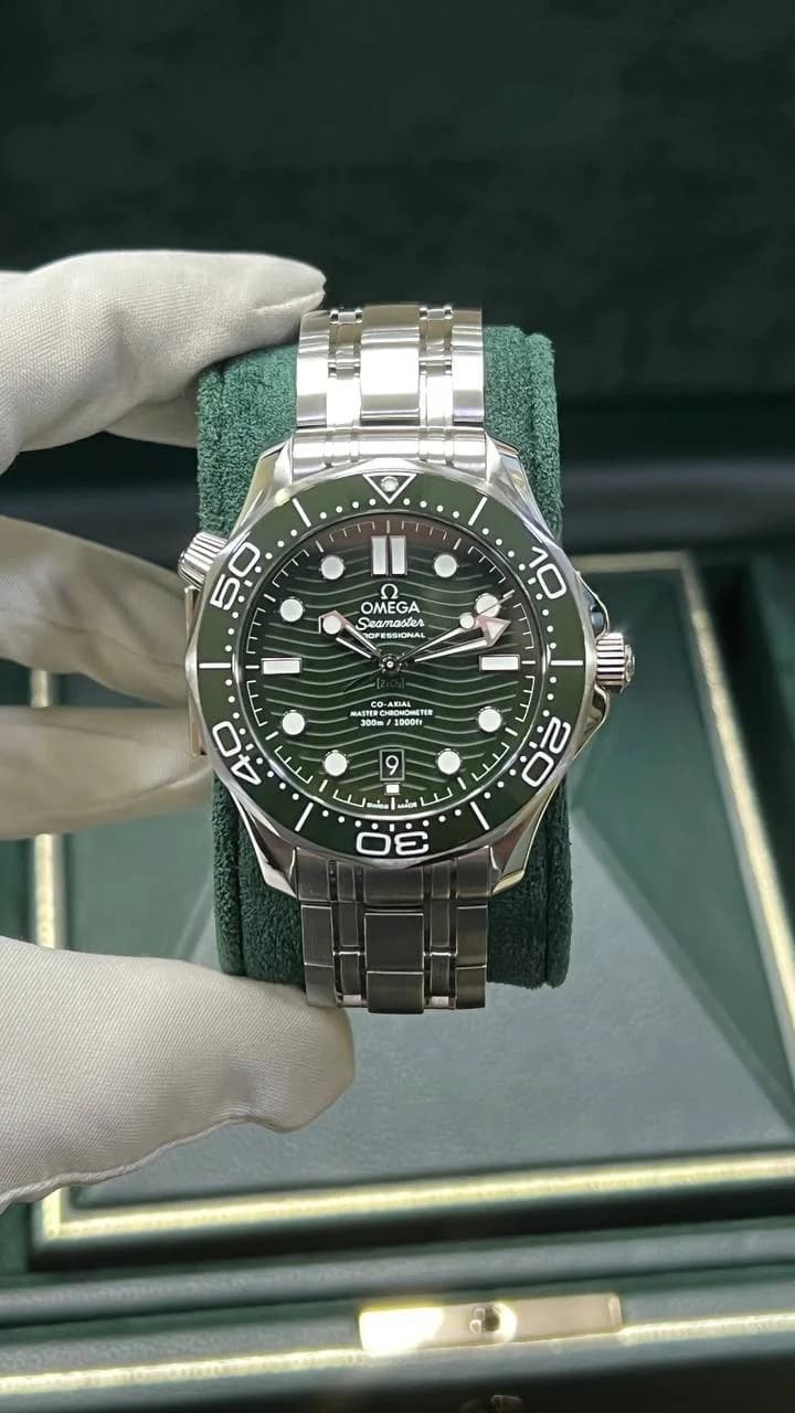 Omega 210.30.42.20.10.001