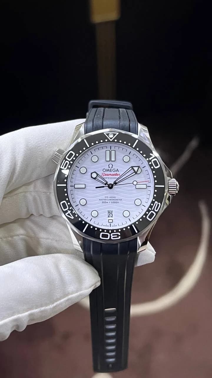 Omega 210.32.42.20.04.001