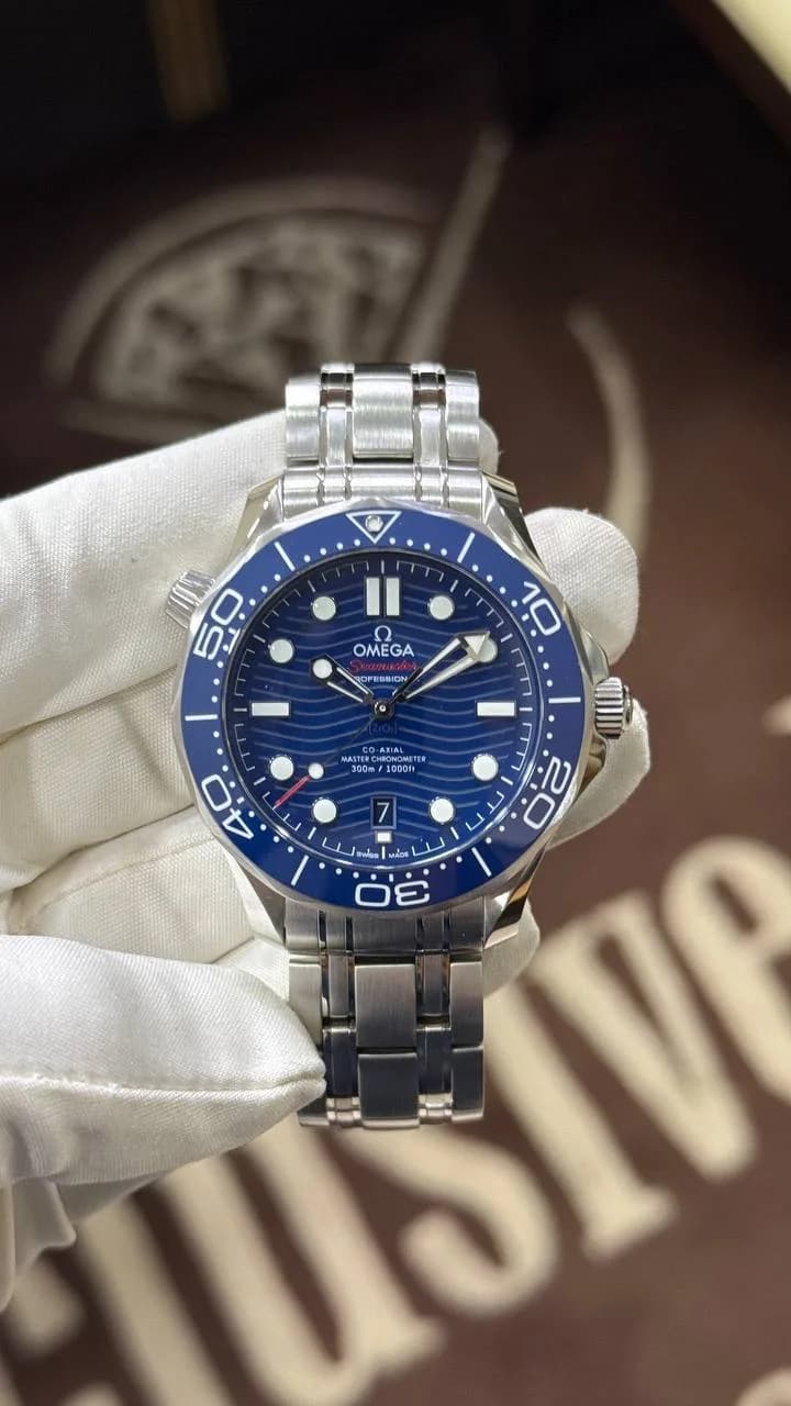 Omega 210.30.42.20.03.001