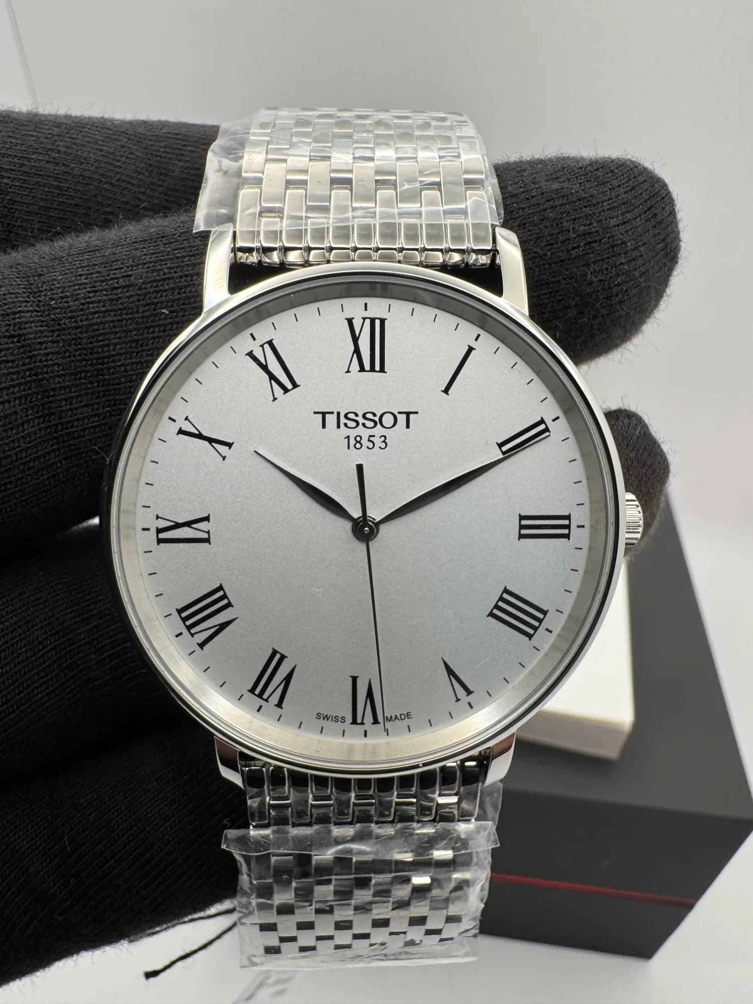 Tissot T143.410.11.033.00
